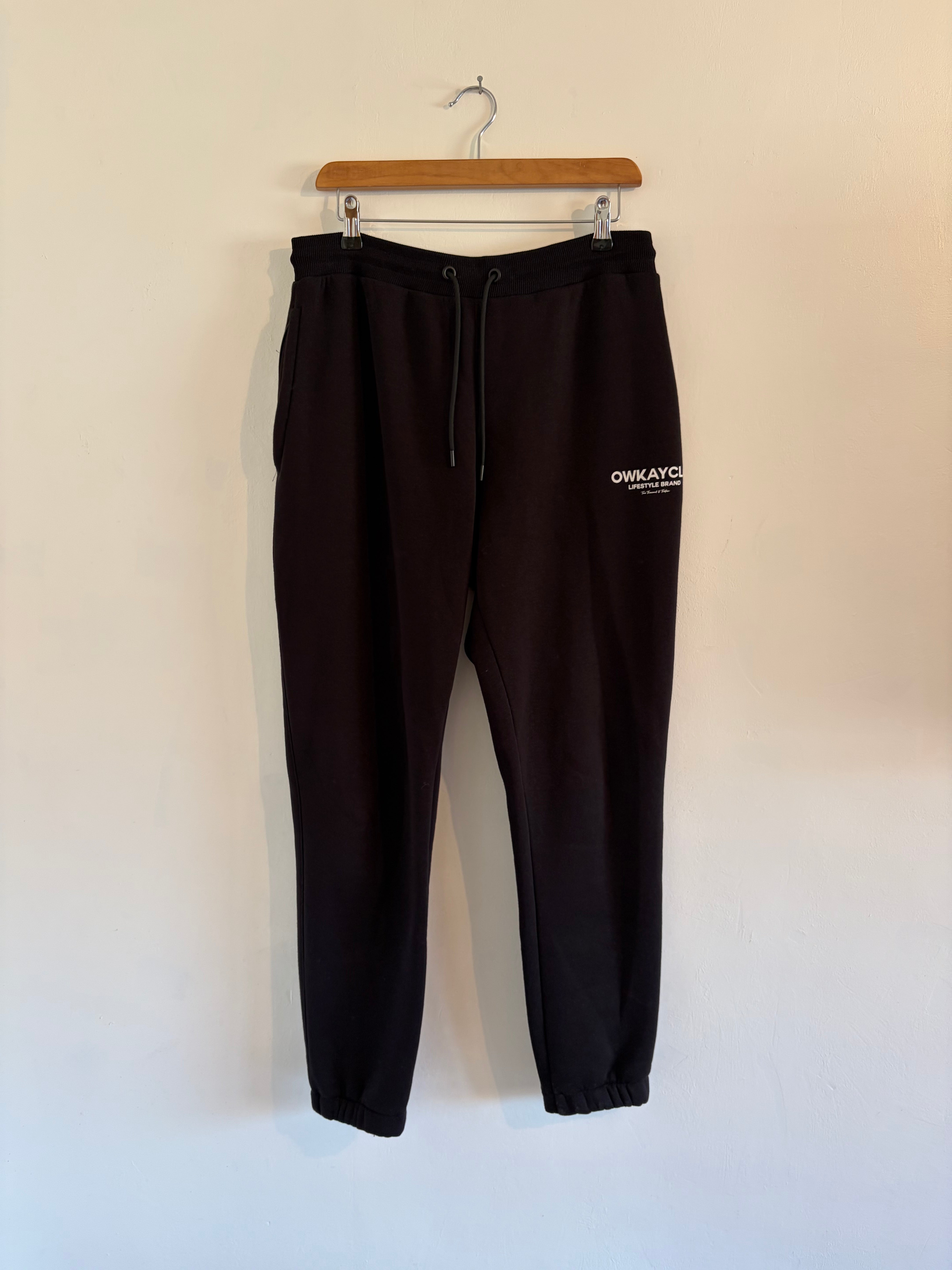 SAMPLE 12 - MENS SWEATPANTS USED - XLARGE