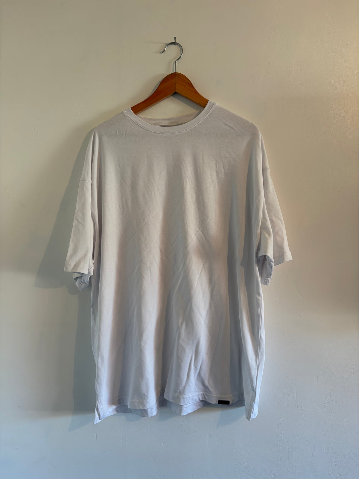 SAMPLE 49 - MENS T-SHIRT USED - XLARGE