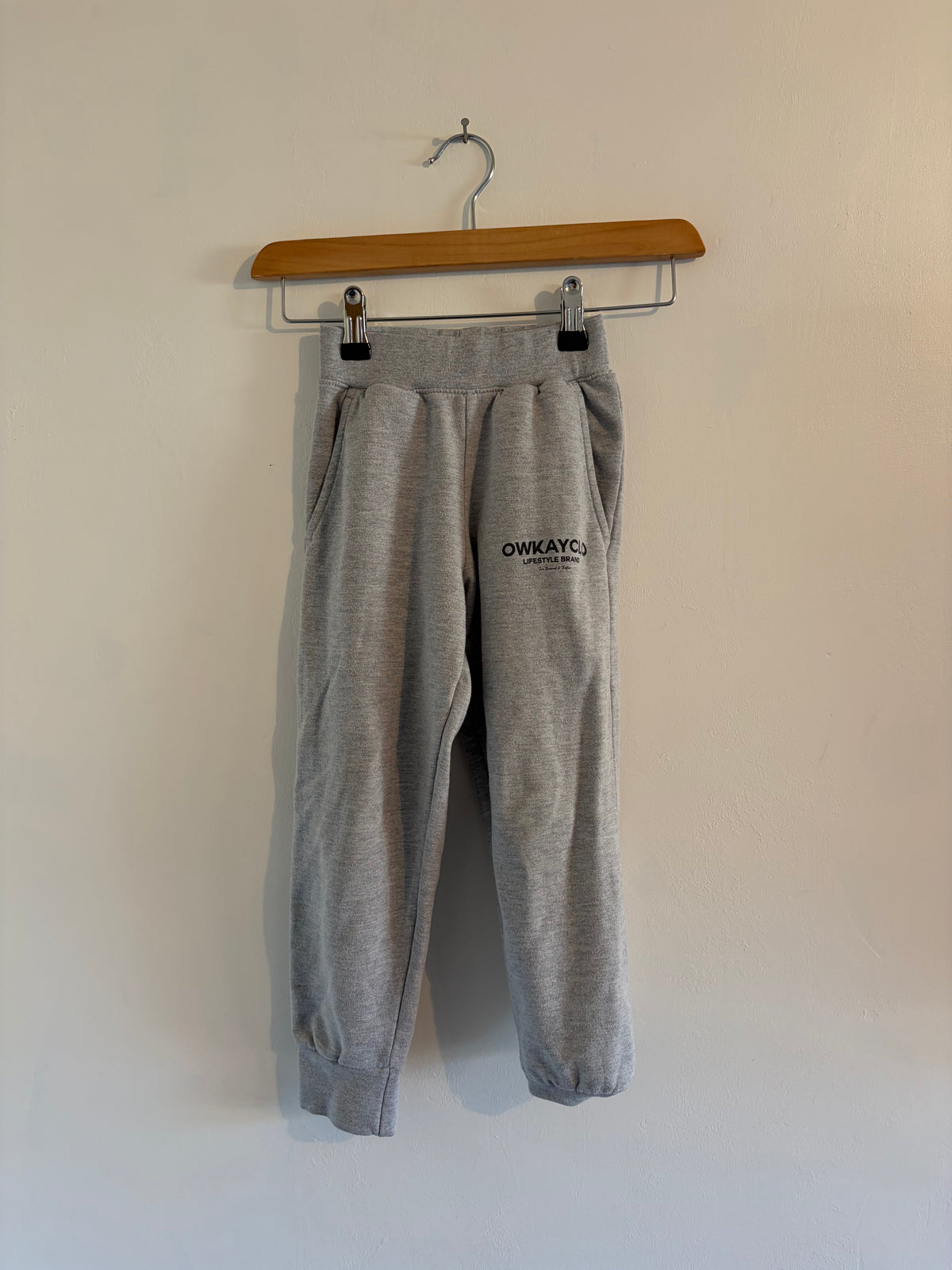 SAMPLE 59 - KIDS SWEATPANTS USED - AGE 5-6