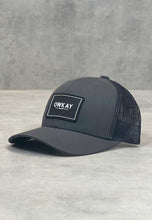 Load image into Gallery viewer, TRUCKER HAT GREY
