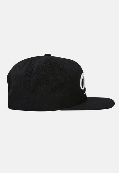 SNAPBACK HAT BLACK