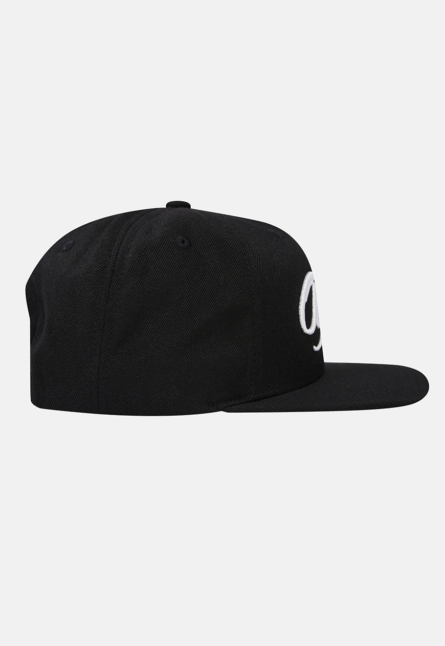 SNAPBACK HAT BLACK