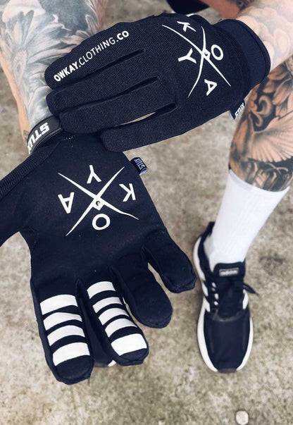 GLOVES - BLACK